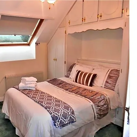 Bed & Breakfast Leabrook House *