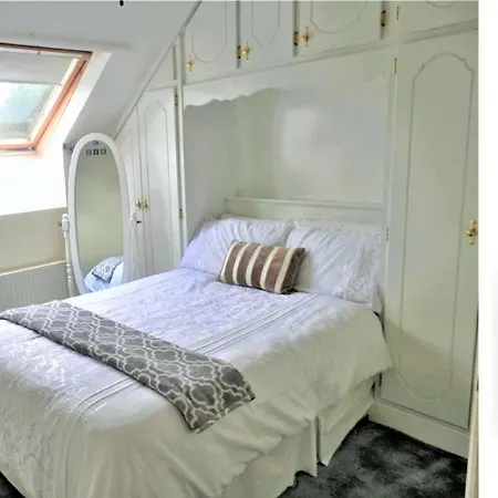 Bed & Breakfast Leabrook House *