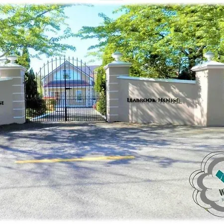 Bed & Breakfast Leabrook House