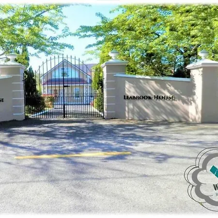 Bed & Breakfast Leabrook House