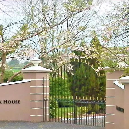 Bed & Breakfast Leabrook House *